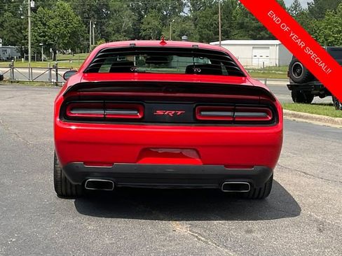 Used 2015 Dodge Challenger SRT image 6
