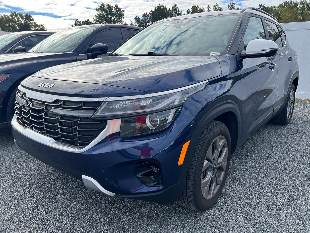 Used 2024 Kia Seltos S AWD/4WD image 2