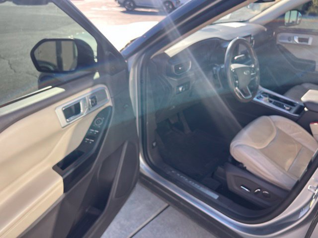 Used 2020 Ford Explorer Platinum AWD/4WD image 17
