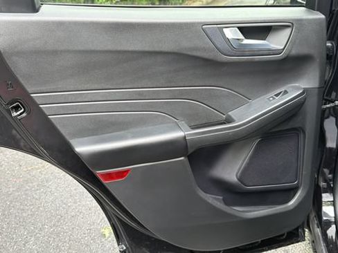 Certified 2024 Ford Escape Platinum AWD/4WD image 24