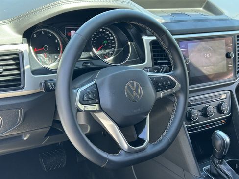 Used 2021 Volkswagen Atlas SE FWD image 25