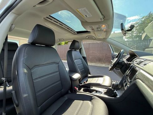 Used 2018 Volkswagen Passat 2.0T SE w/ SE Lighting Package image 25