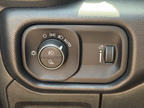Used 2022 RAM 1500 Big Horn AWD/4WD image 26