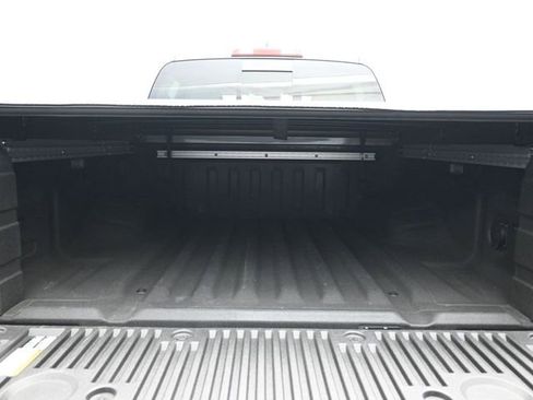 Used 2024 Nissan Frontier SV w/ SV Convenience Package image 18