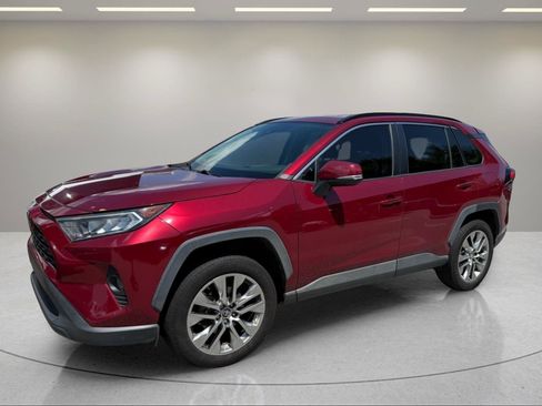 Used 2019 Toyota RAV4 XLE Premium w/ Advanced Technology Package FWD image 2