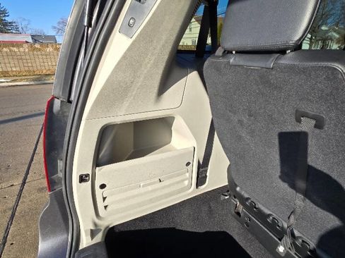 Used 2016 Dodge Grand Caravan SXT image 22