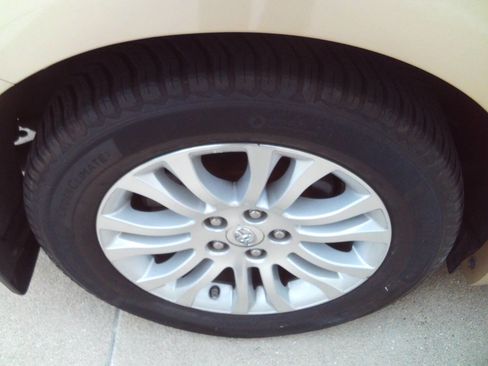 Used 2011 Toyota Sienna XLE image 19