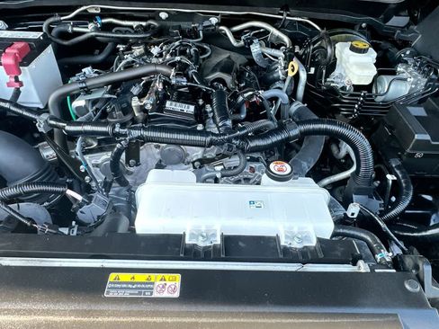 Used 2025 Toyota Tacoma TRD Sport RWD image 12