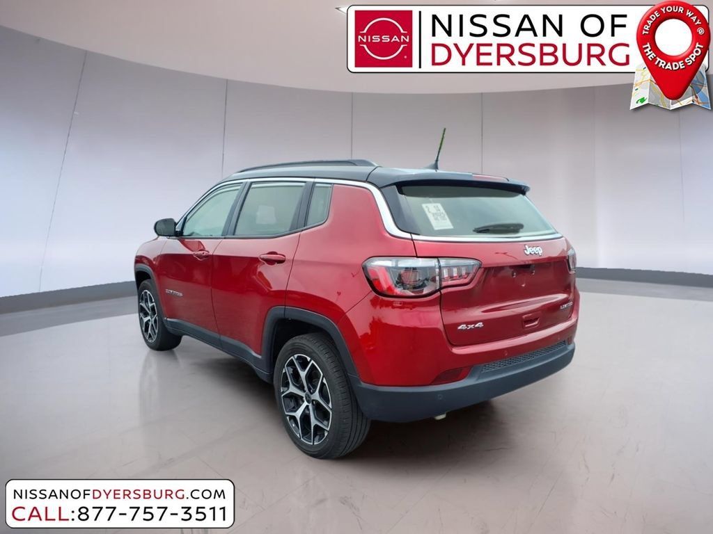 Used 2025 Jeep Compass Limited AWD/4WD image 5