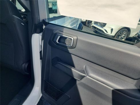 New 2025 Ford Bronco 4-Door image 19