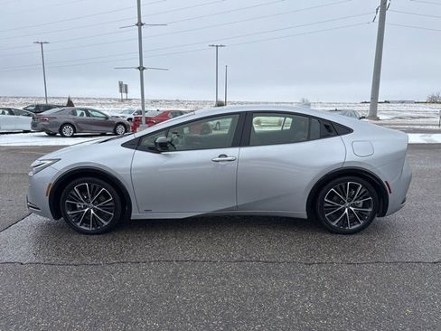 Used 2025 Toyota Prius XLE image 8