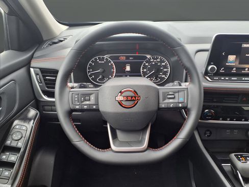 New 2026 Nissan Rogue SV AWD/4WD image 36