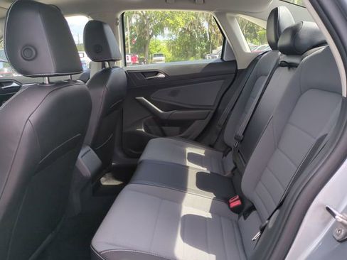 Used 2025 Volkswagen Jetta SE FWD image 16