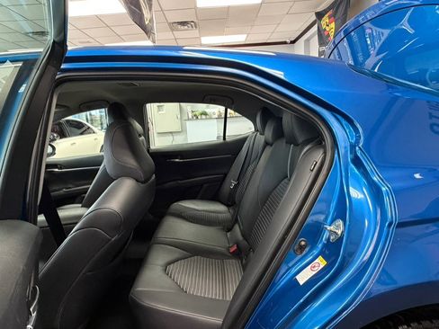 Used 2018 Toyota Camry SE FWD image 20