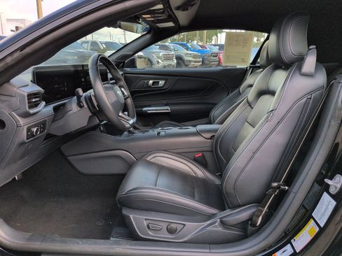 Used 2025 Ford Mustang GT Premium RWD image 15