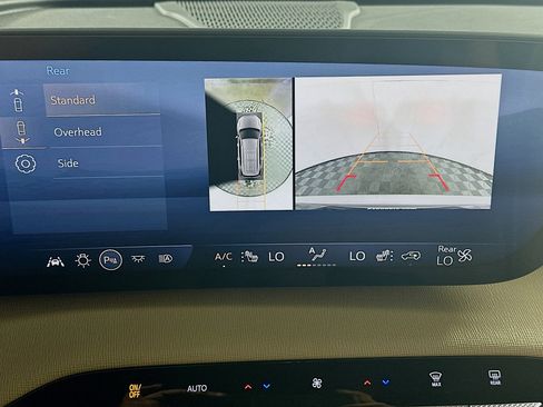 Used 2025 Buick Enclave Preferred image 23