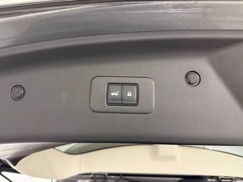 Used 2023 Nissan Armada Platinum w/ Captain's Chairs Package AWD/4WD image 9