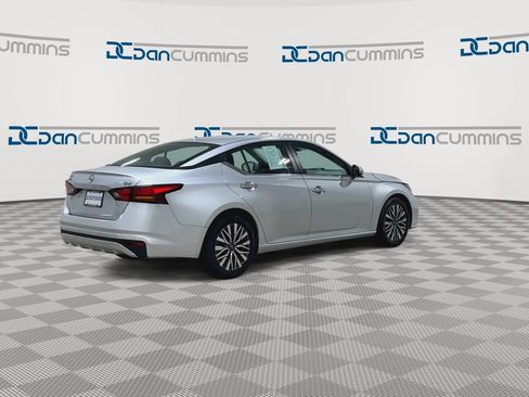 Used 2023 Nissan Altima 2.5 SV FWD image 8