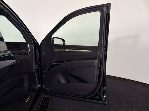 Used 2026 Cadillac Escalade Platinum Sport AWD/4WD image 22