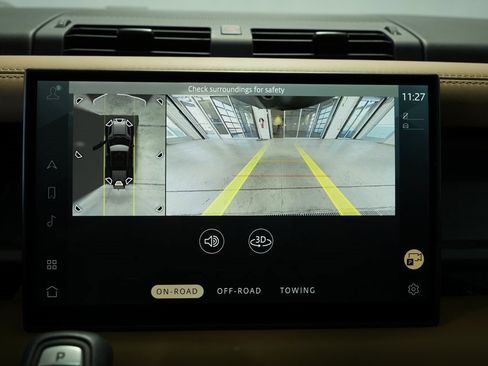 Used 2025 Land Rover Defender 110 X image 30