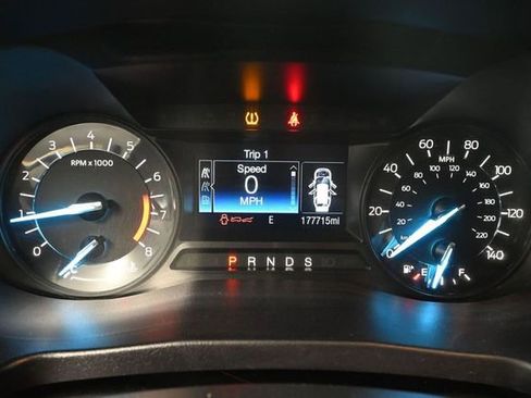 Used 2017 Ford Explorer XLT AWD/4WD image 26