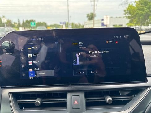 Used 2025 Lexus UX 300h AWD w/ Cold Area Package image 31