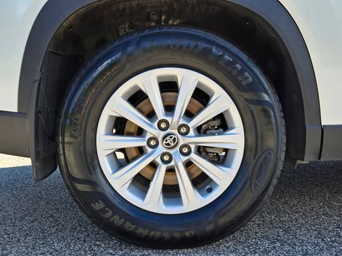 Used 2024 Toyota Grand Highlander AWD image 11