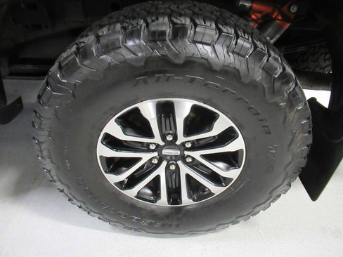 Used 2019 Ford F150 Raptor w/ Equipment Group 802A Luxury image 11