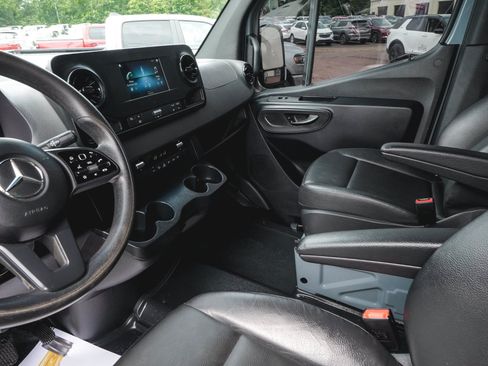 Used 2024 Mercedes-Benz Sprinter 2500 image 27