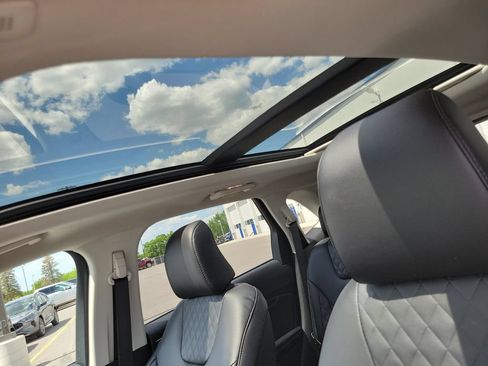 Used 2024 Ford Edge Titanium w/ Equipment Group 301A AWD/4WD image 35