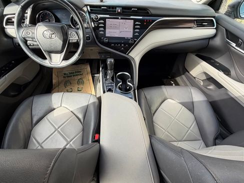 Used 2018 Toyota Camry XLE w/ Audio Package image 5