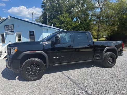 Used 2020 GMC Sierra 2500 AT4 w/ AT4 Premium Package AWD/4WD image 3