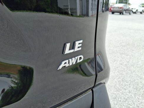 Used 2023 Toyota RAV4 LE AWD/4WD image 30