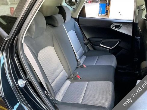 Used 2025 Kia Soul LX w/ LX Technology Package FWD image 26