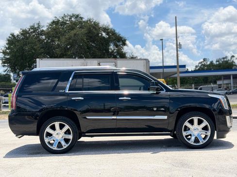 Used 2017 Cadillac Escalade Premium Luxury AWD/4WD image 6
