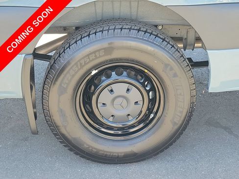Used 2023 Mercedes-Benz Sprinter 2500 image 9
