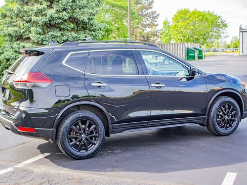 Used 2018 Nissan Rogue SV AWD/4WD image 10