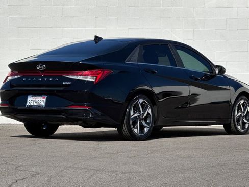 Used 2023 Hyundai Elantra Limited image 7