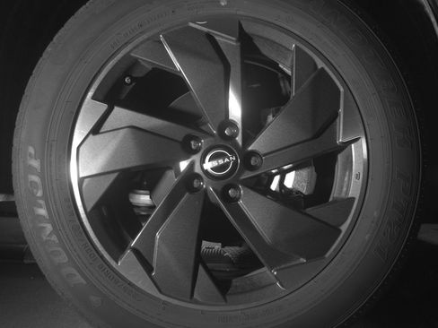 Used 2025 Nissan Rogue SV AWD/4WD image 13
