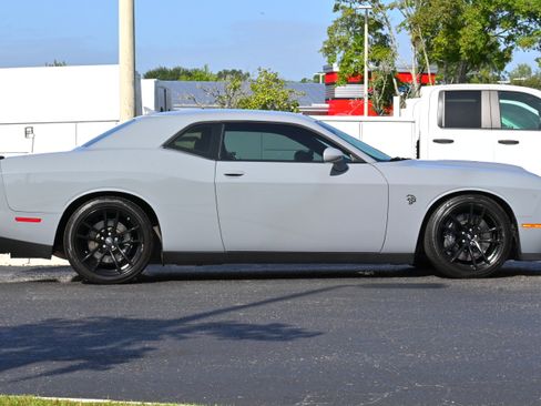 Used 2020 Dodge Challenger SRT Hellcat Redeye image 7