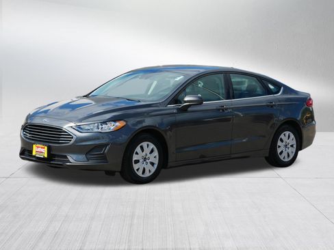 Used 2019 Ford Fusion S FWD image 3