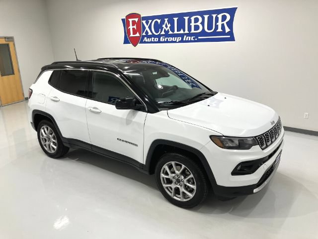 Used 2025 Jeep Compass Limited AWD/4WD image 13