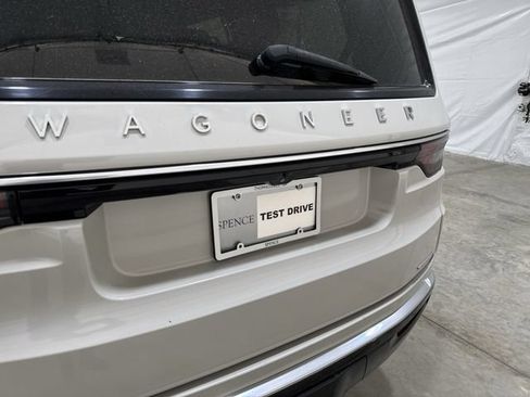 Used 2022 Jeep Wagoneer Series II w/ Premium Group I AWD/4WD image 32