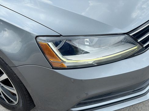 Used 2017 Volkswagen Jetta SE FWD image 33