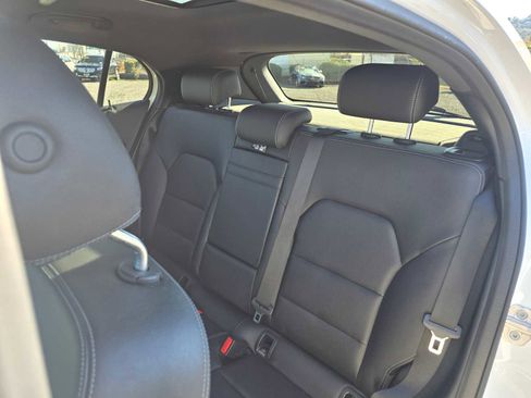 Used 2019 Mercedes-Benz GLA 250 4MATIC image 19