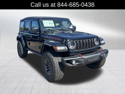 New 2025 Jeep Wrangler Unlimited Rubicon w/ XTREMEE 35" Tire Package image 3