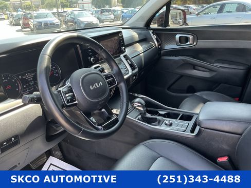 Used 2022 Kia Sorento S FWD image 19
