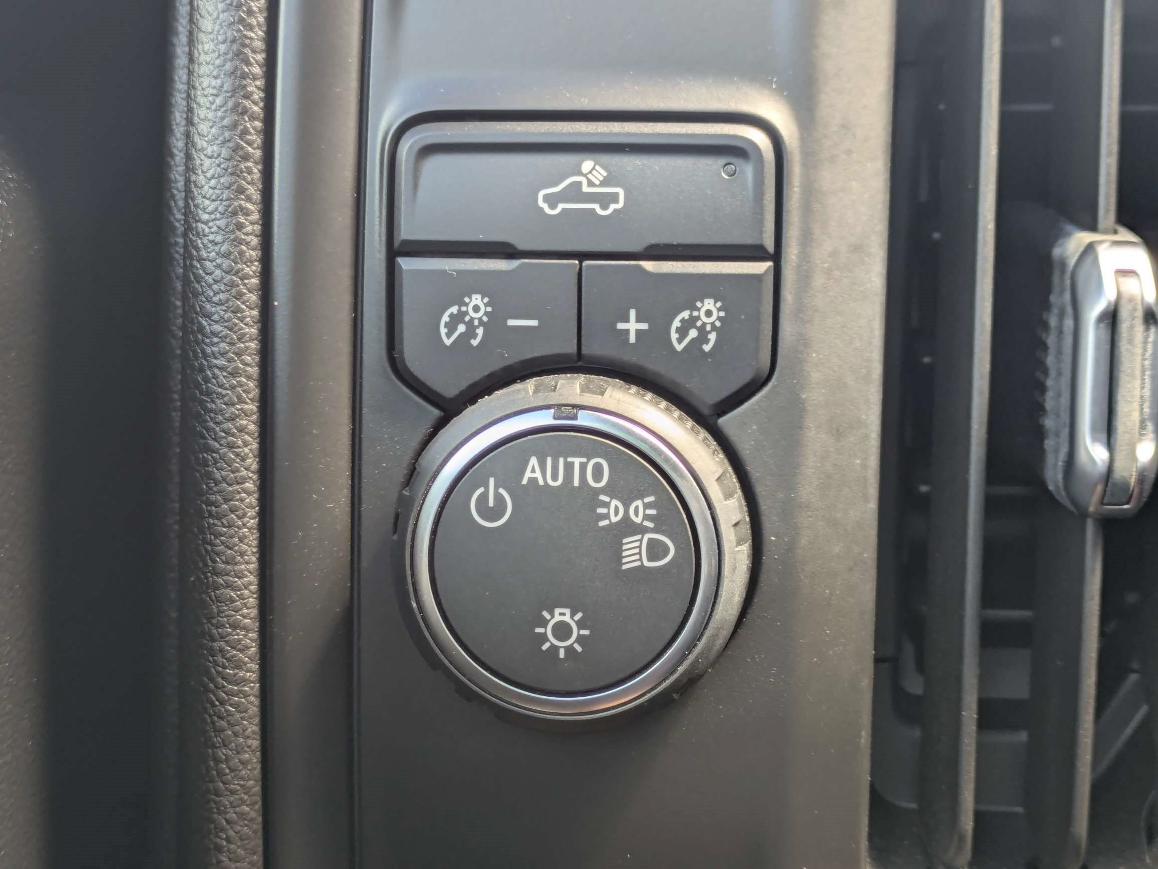 Used 2022 Chevrolet Silverado 1500 Custom RWD image 26
