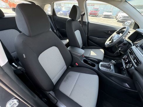 Used 2023 Hyundai Kona SE w/ Cargo Package image 23
