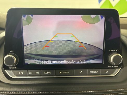 Used 2023 Nissan Rogue S AWD/4WD image 20